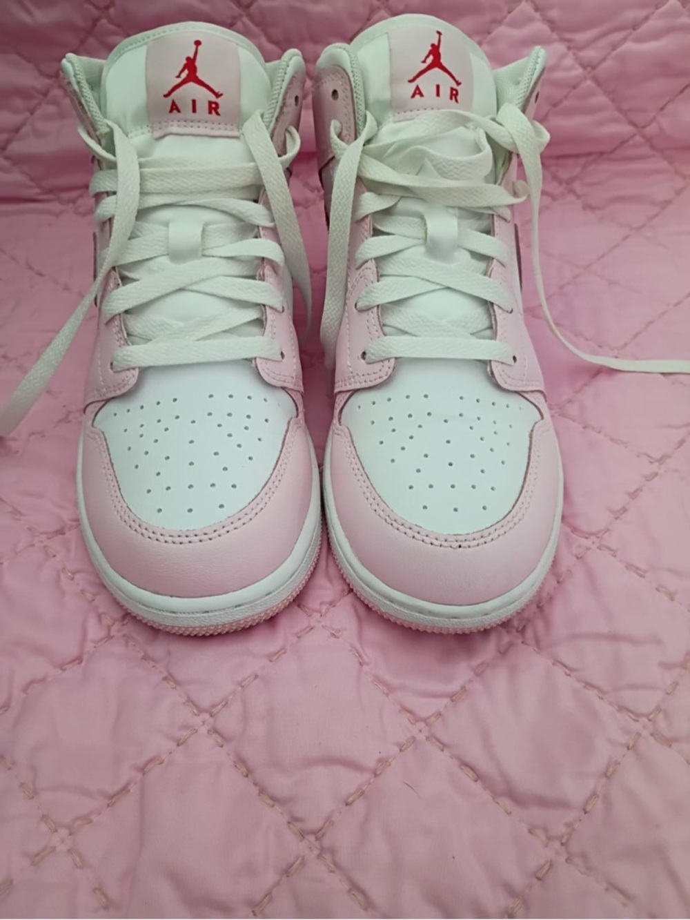Nike Low Top Sneakers in White & Light Pink size 6y - Picture 2 of 7